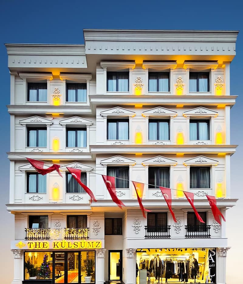 The Külsümz Hotel — building