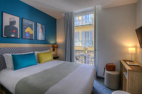 Bristol Nice — hotel room