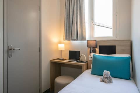 Bristol Nice — hotel room