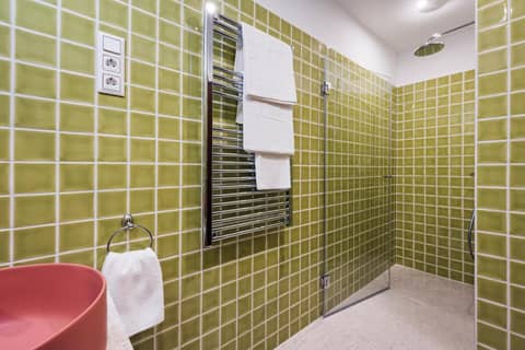 SWU Magazine Rooms — bathroom