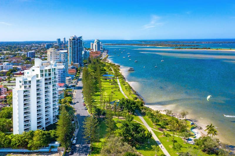 Crystal Bay On The Broadwater — building