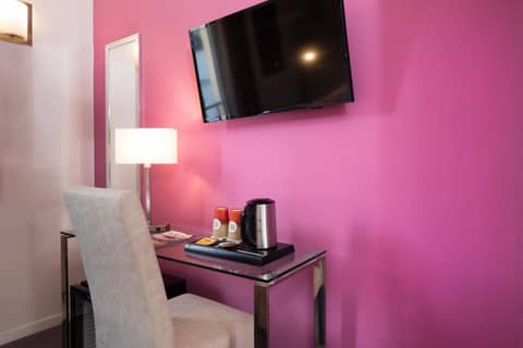 Hôtel Soft — hotel room