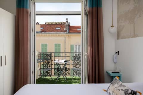 Hôtel Byakko Nice — balance & terrace