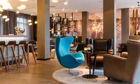 Motel One Frankfurt-Airport — lounge