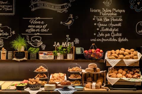 Motel One Frankfurt-Airport — dining