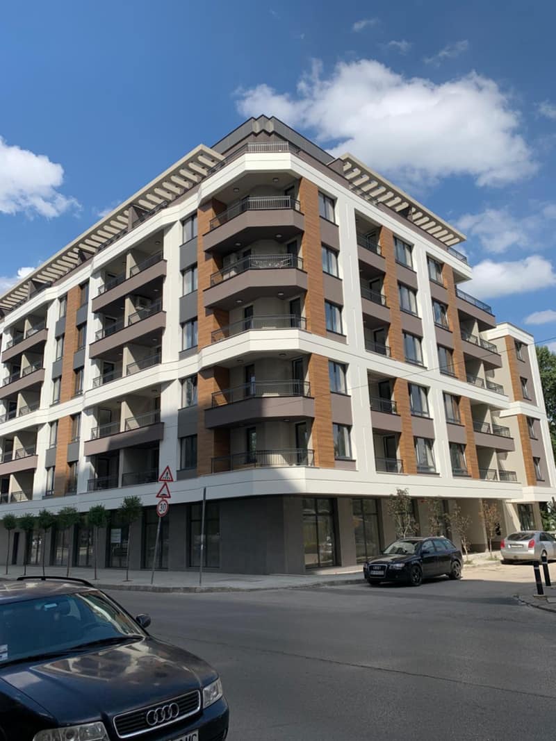 Amarant Aparts — building