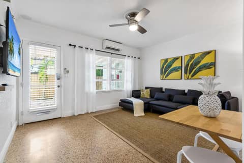 Alani Bay Villas — hotel room