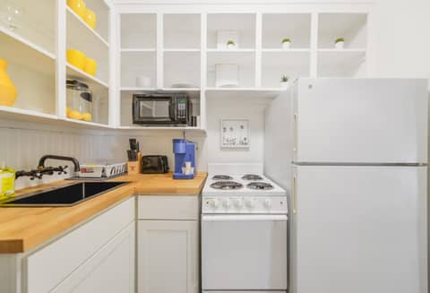 Alani Bay Villas — kitchen
