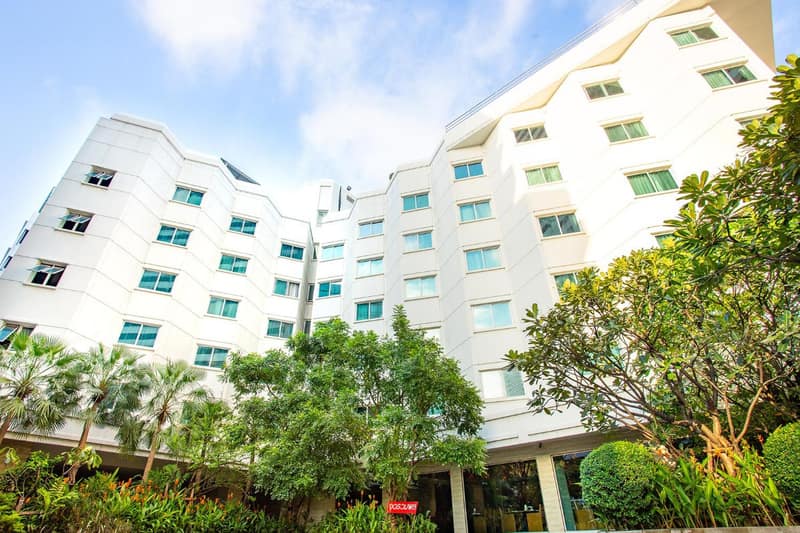 Graceland Bangkok by Grace Hotel — building