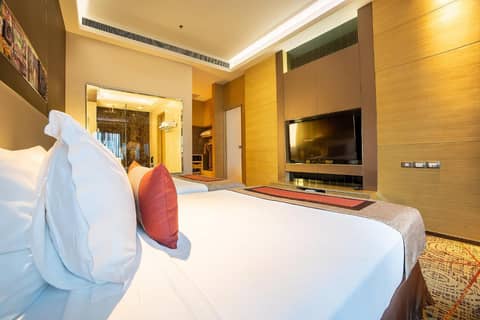 Graceland Bangkok by Grace Hotel — photo 3