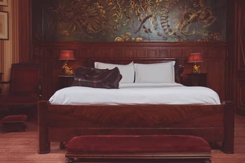 L'Hôtel — hotel room