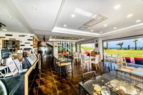Sun and Moon Resort — dining