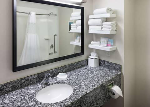 Hampton Inn San Diego Downtown — photo 9