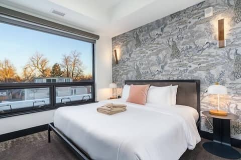 The Berkeley Hotel — hotel room