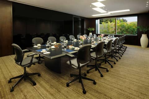Hilton Bangalore Embassy GolfLinks — photo 4