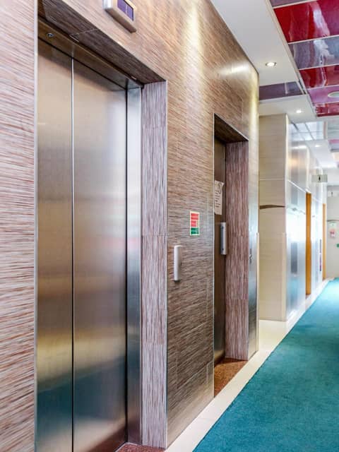 Eurotraveller Hotel - Premier - Tower Bridge — hotel reception