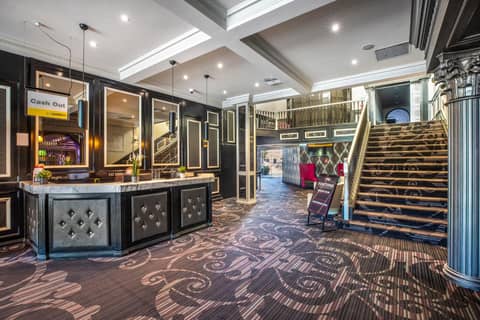 Nightcap at Skyways Hotel — recepcion & lobby