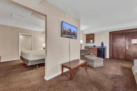 Buffalo Airport Hotel — photo 2
