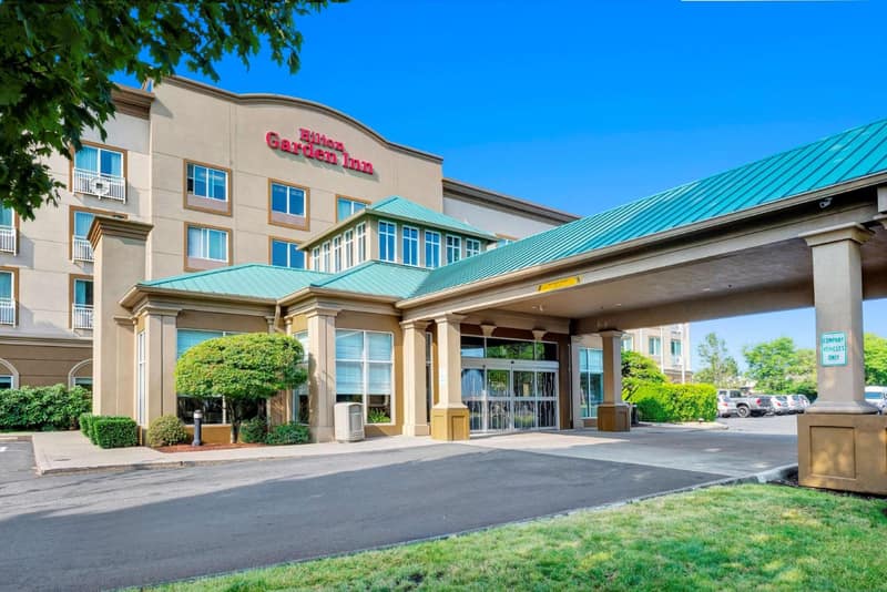 Hilton Garden Inn Portland Airport — building