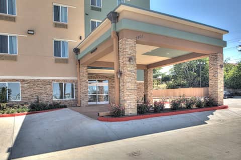 Comfort Inn & Suites Fort Worth West I-30 NAS JRB — photo 2