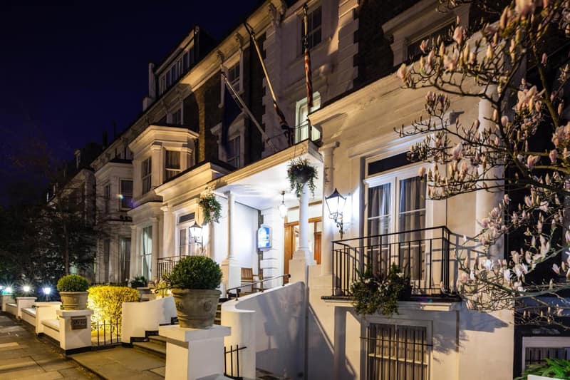 Best Western Swiss Cottage Hotel — building