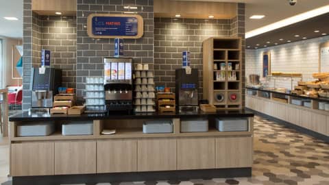 Holiday Inn Express Geneva Airport by IHG — photo 8