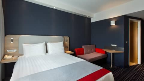 Holiday Inn Express Geneva Airport by IHG — photo 9
