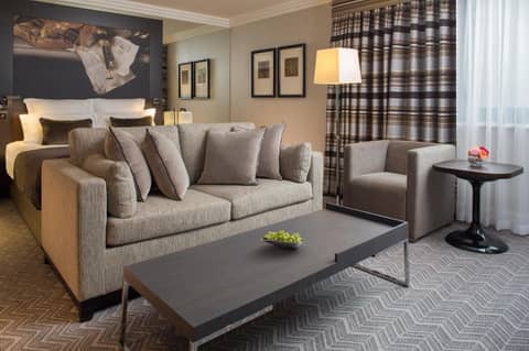 The Lowndes London - A Jumeirah Partner Hotel — hotel room