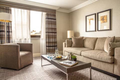 The Lowndes London - A Jumeirah Partner Hotel — hotel room