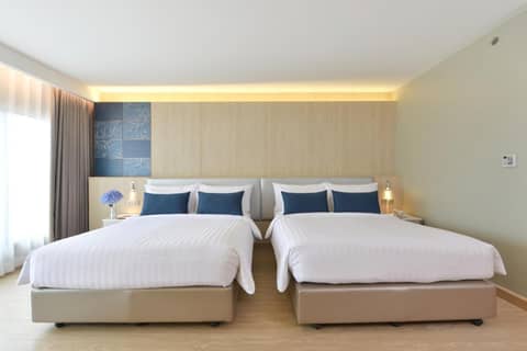 Centre Point Plus Hotel Pratunam — hotel room