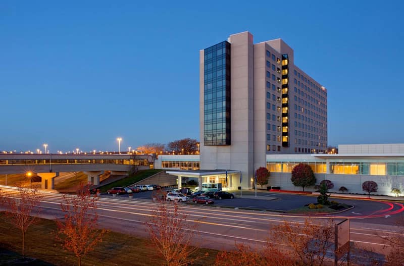 Hyatt Regency Pittsburgh International Airport — building