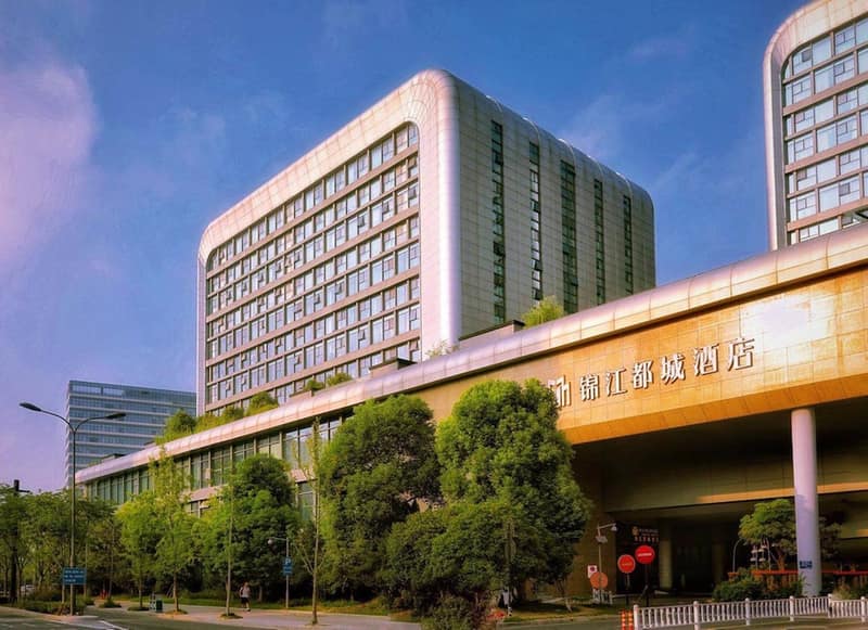 Metropolo Hangzhou Railway Station East — building