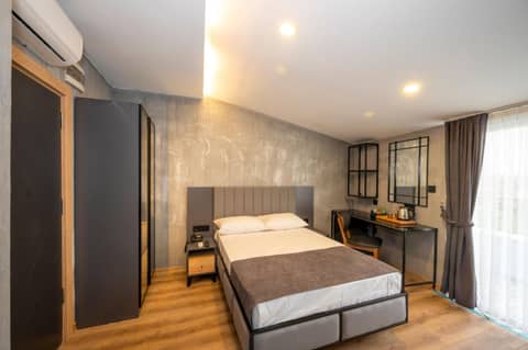 Continental Airport Hotel — hotel room