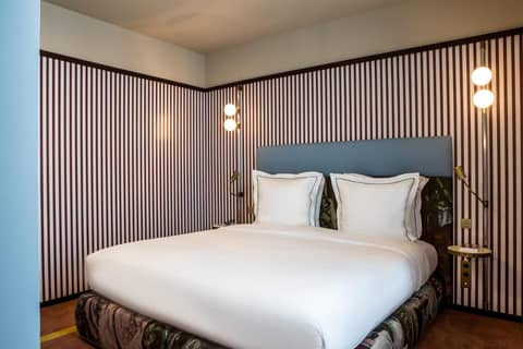 Hôtel du Rond-point des Champs-Élysées - Esprit de France — hotel room