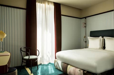 Hôtel du Rond-point des Champs-Élysées - Esprit de France — hotel room