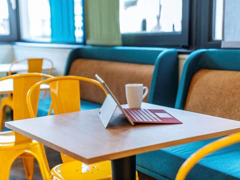 Ibis Styles Lyon Croix Rousse — lounge