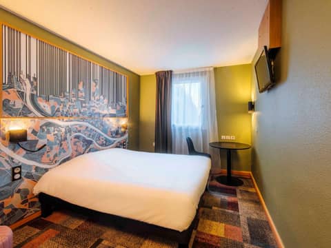 Ibis Styles Lyon Croix Rousse — hotel room