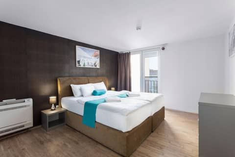 Hotel Mika Downtown — bedroom