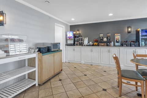 La Quinta Inn by Wyndham Cleveland Independence — photo 9