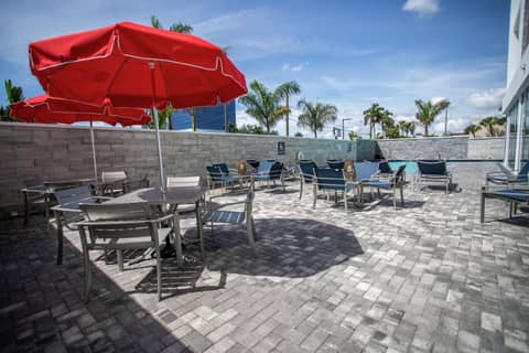 Hilton Garden Inn West Palm Beach I95 Outlets — photo 2