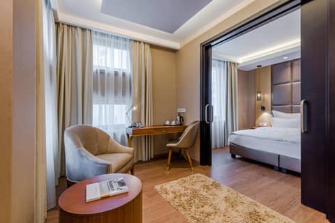 Continental Hotel Budapest — hotel room