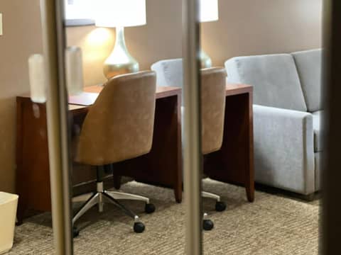 Comfort Suites Louisville East — photo 2