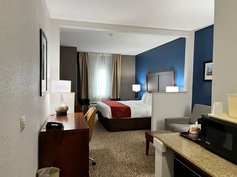 Comfort Suites Louisville East — photo 4
