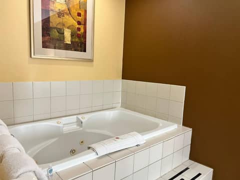 Comfort Suites Louisville East — photo 7