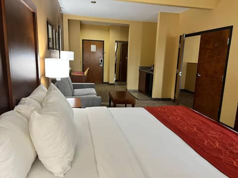 Comfort Suites Louisville East — photo 8