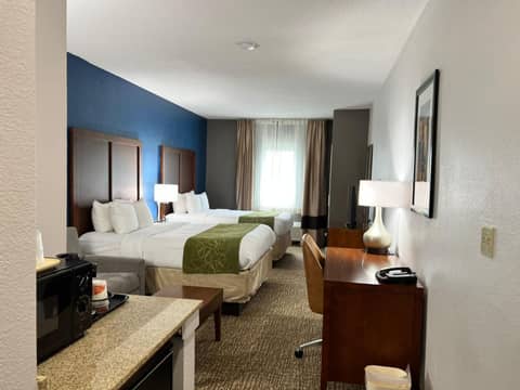 Comfort Suites Louisville East — photo 9