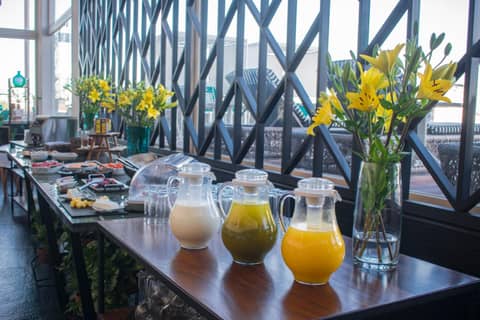 Square Small Luxury Hotel - Nuevo Consulado — dining
