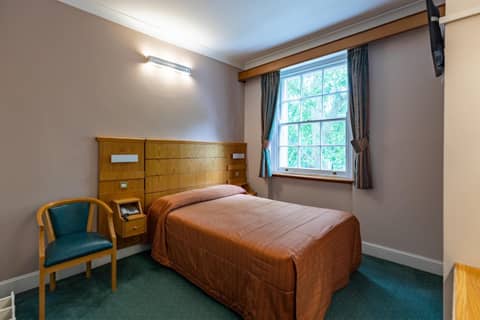The Nayland Hotel — hotel room