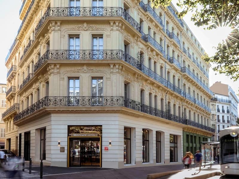 Hôtel Mercure Marseille Canebière Vieux-Port — building