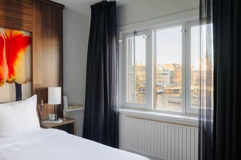 NYX Hotel Amsterdam Rembrandt Square — hotel room